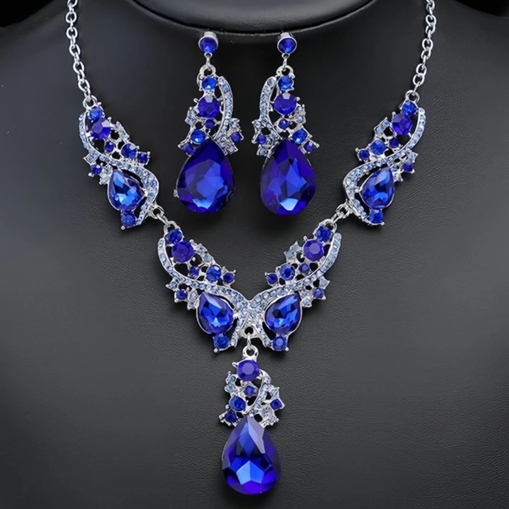 Elegant Blue and Silver Necklace with Teardrop Pendant and  Matching Earrings
